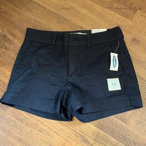 SHORTS | Black Mid-Rise Shorts